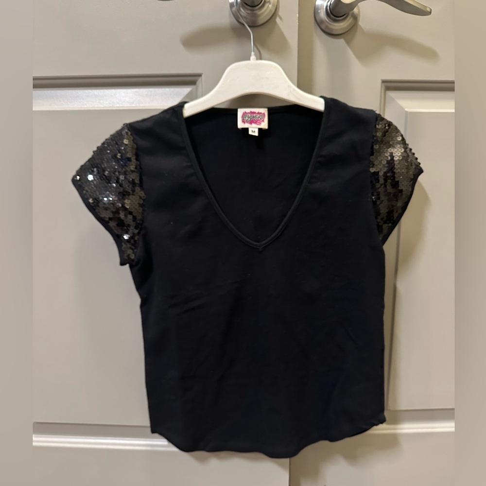 Leggiadro black t shirt with sequin sleeves size medium